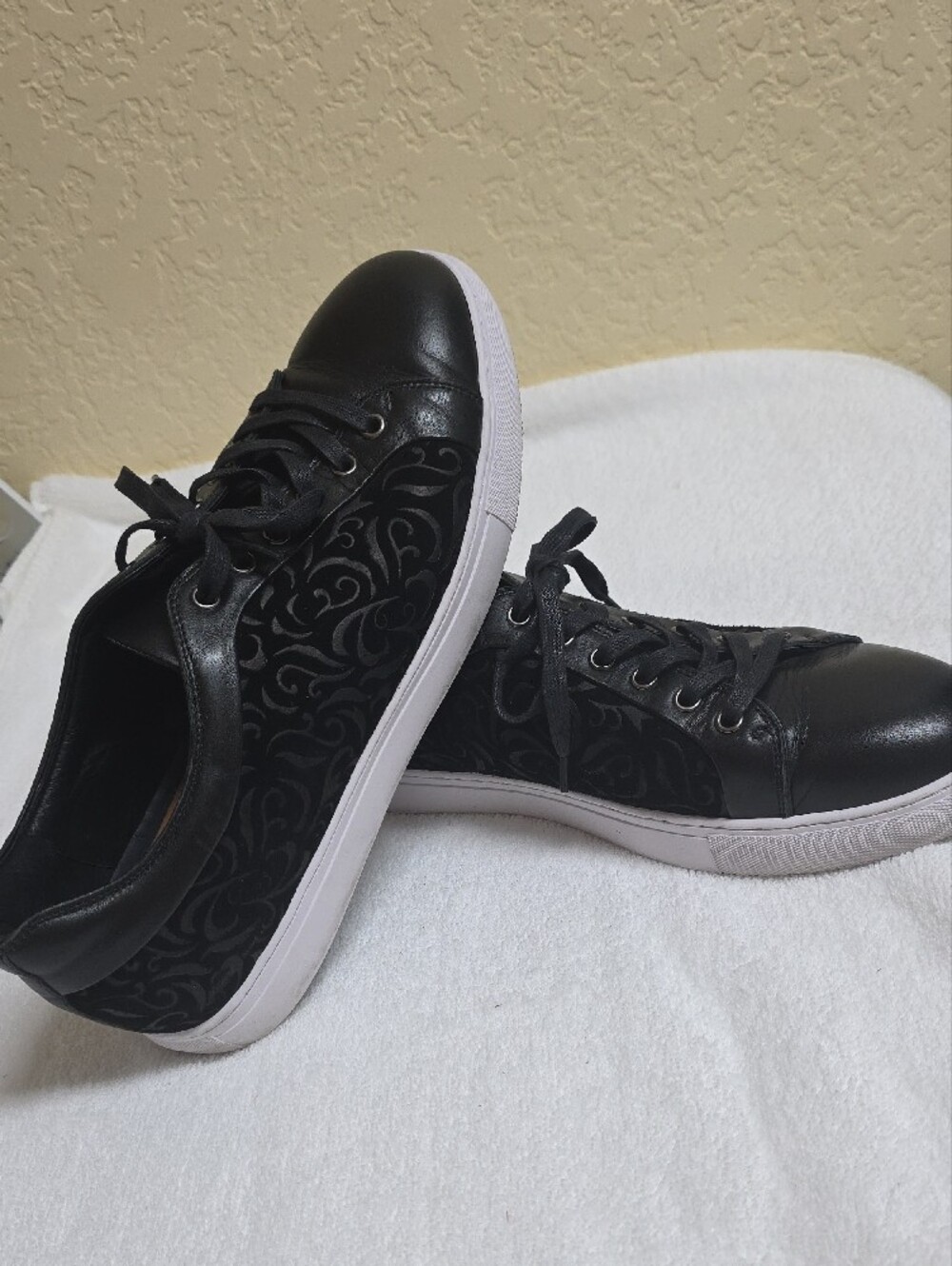 Tommy Hilfiger Black Lace-Up Velvet Accent Sneakers